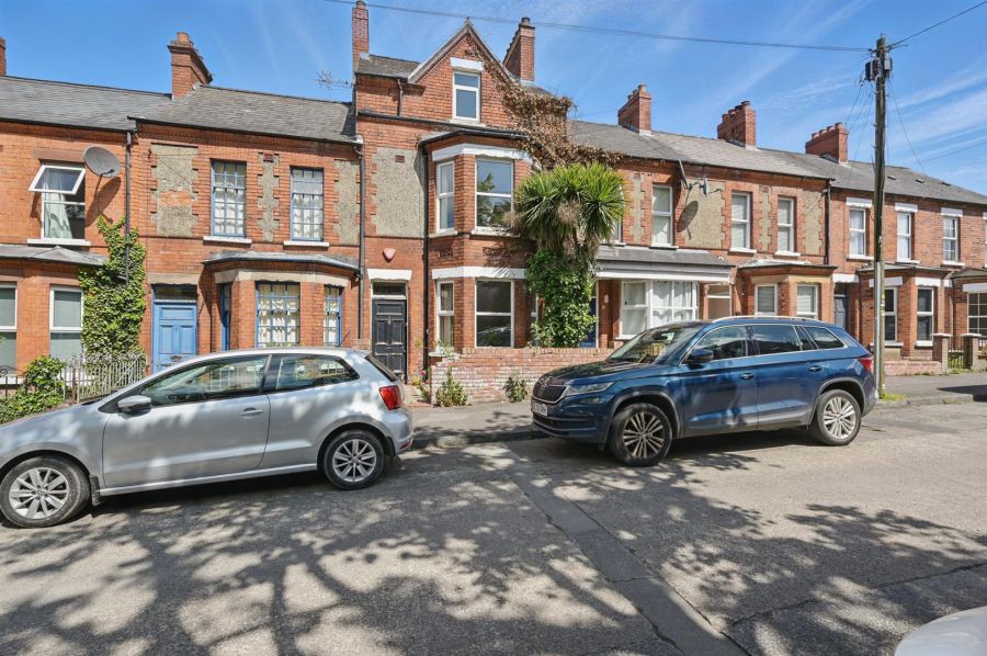 9 Adelaide Avenue, lisburn road, belfast, BT9 7FY