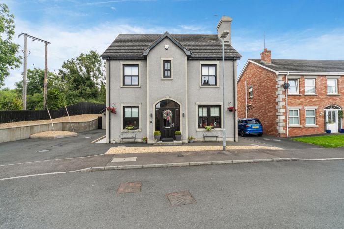 2 Magheraknock Park, ballynahinch, BT24 8FG