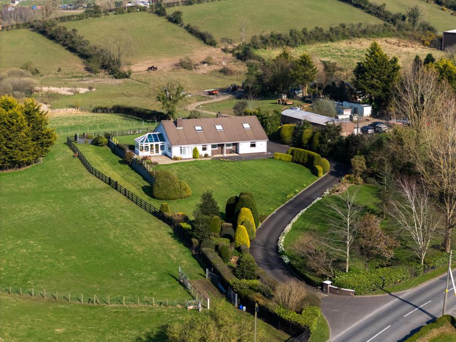 63 Lisburn Road, ballynahinch, BT24 8TT