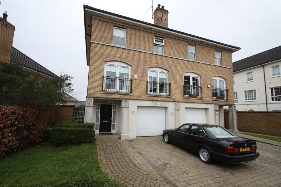 16 Berkeley Hall, lisburn, BT27 5TZ