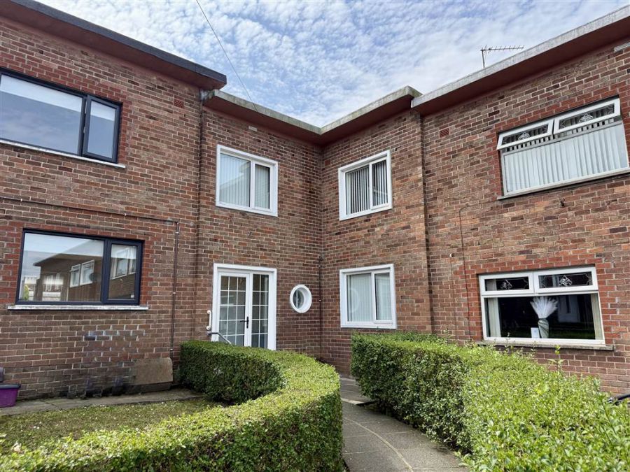 12 Lissan Close, cregagh, belfast, BT6 0EH