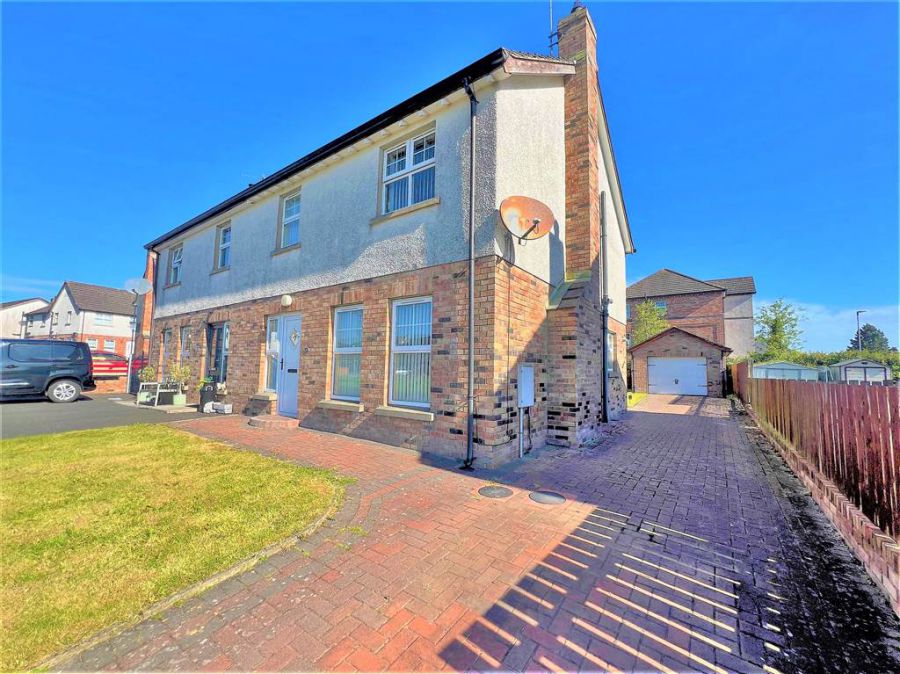 8 Lindara Park, larne, BT40 2GD