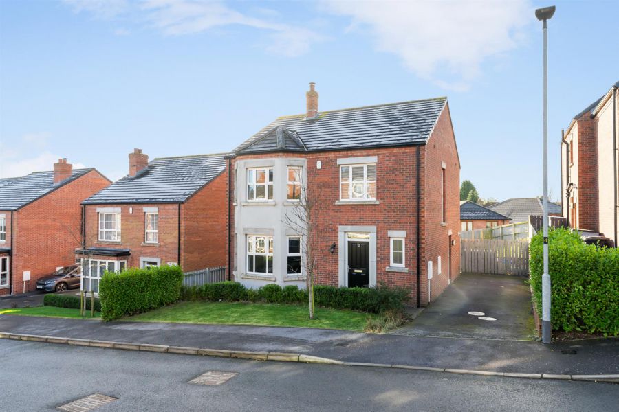 12 Prince Regent Park, newtownards, BT23 7FT