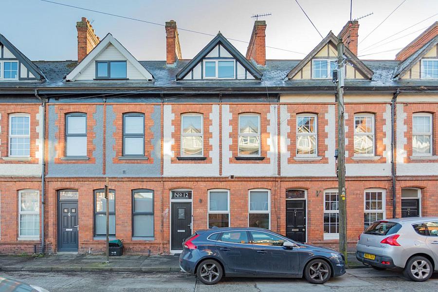 Rm 5, 12 Jocelyn Gardens, belfast, BT6 9BA