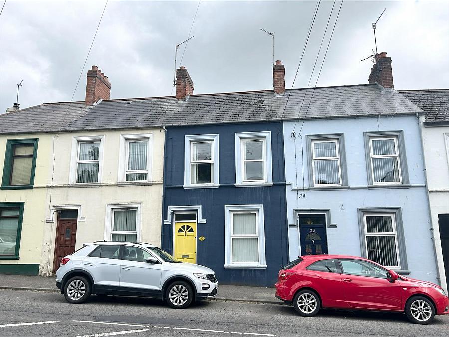 32 Princes Street, dromore, BT25 1AY