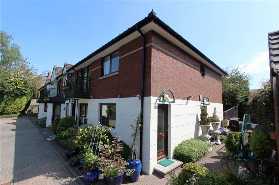 Apt 44 Ashleigh Manor, windsor avenue, BT9 6JY