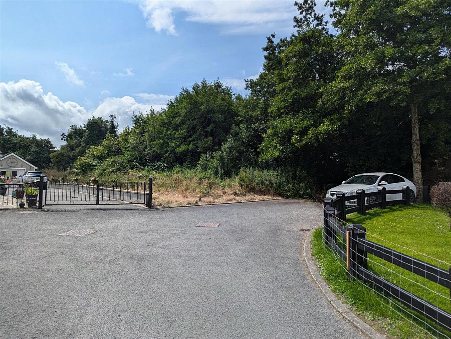 Land Broomfield Close, castlewellan, BT31 9LU