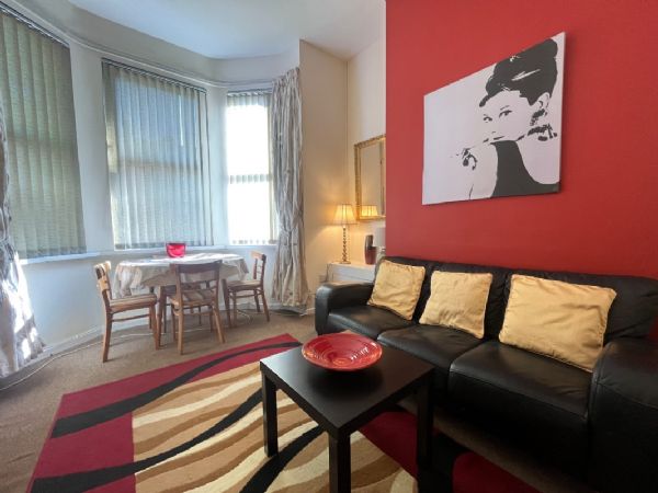 Apt 1, 100 University Avenue, belfast, BT7 1GY