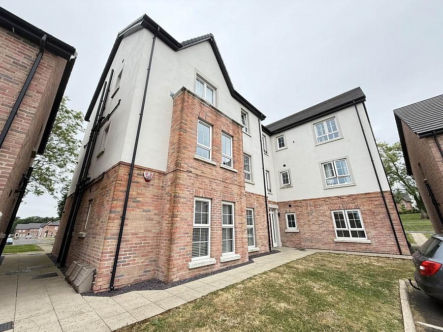 21 Ballyveigh Gardens, antrim, BT41 2FH