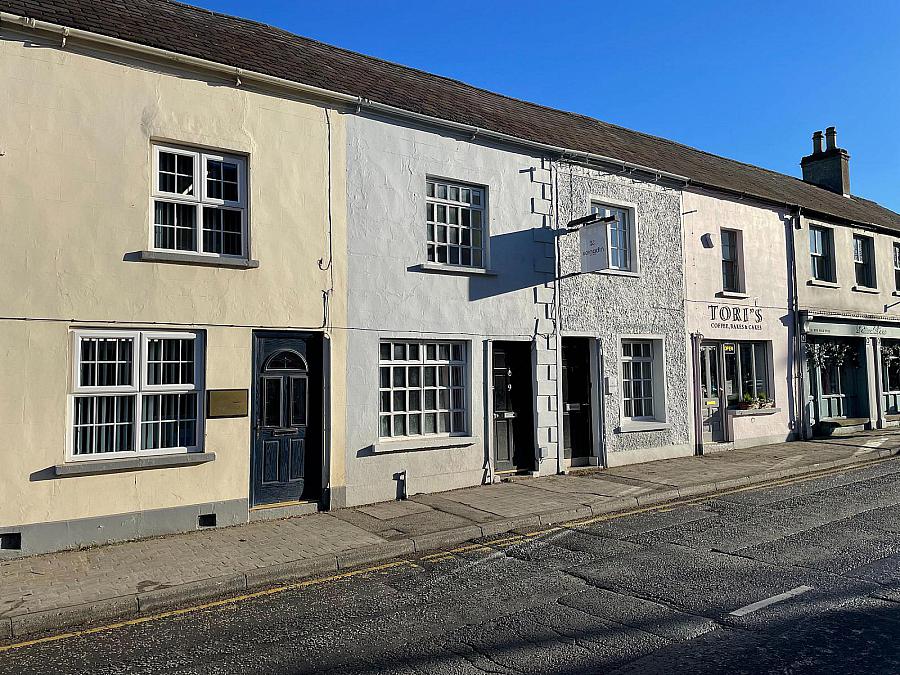 9 Lisburn Street, royal hillsborough, BT26 6AB