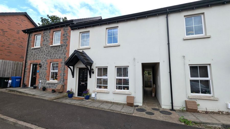 41 Ballyveigh Avenue, antrim, BT41 2GX
