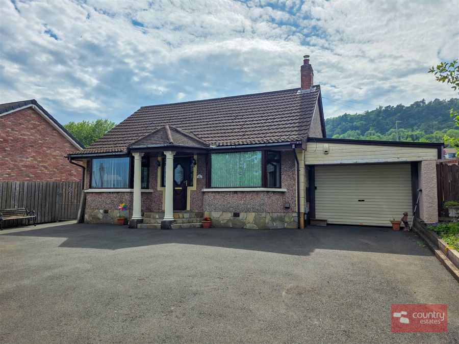 266 Doagh Road, newtownabbey, BT36 6BB