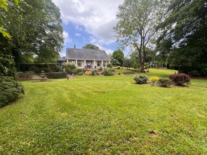 “Afran” House by the River, 128 Roguery Road, toomebridge, BT41 3RQ