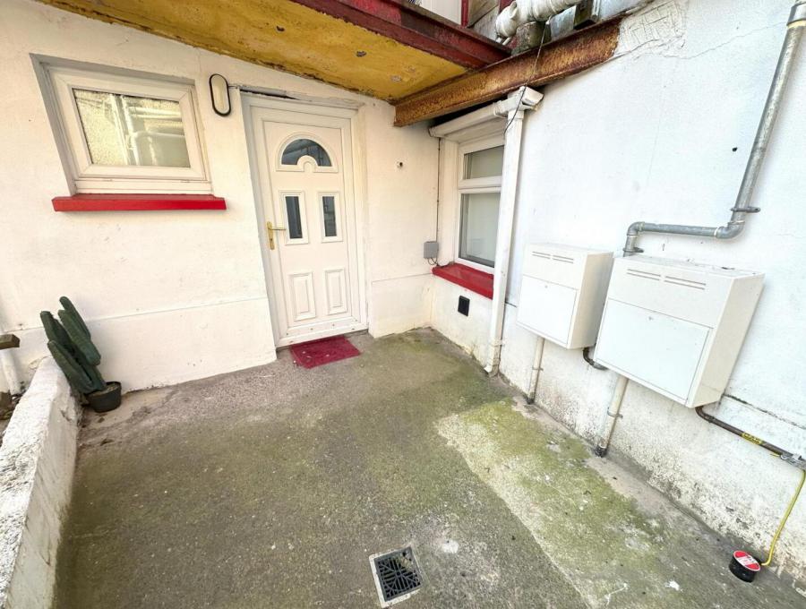 Flat 5, 13-15 Charlemont Street, dungannon, moy, BT71 7SL