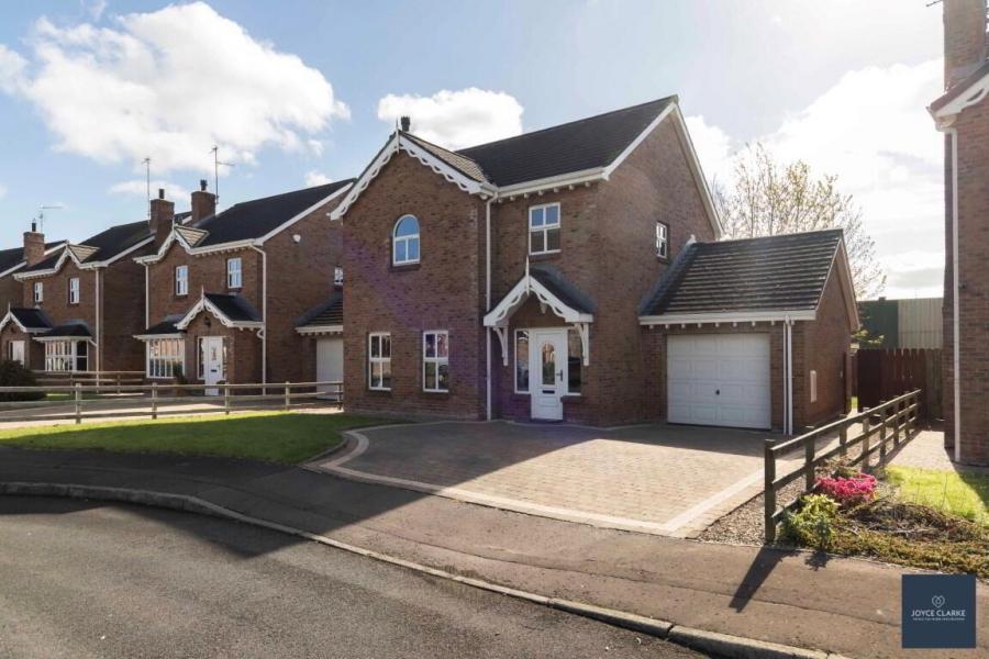 8 Taughrane Lodge, dollingstown, BT66 7UH