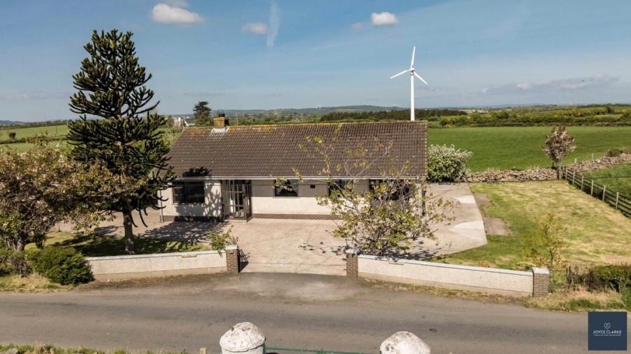 12 Crossnamuckley Road, newtownards, BT22 2AA