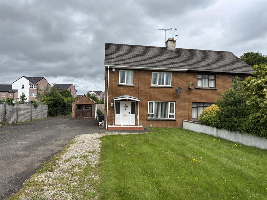 8 Scroggy Park, limavady, BT49 0DE