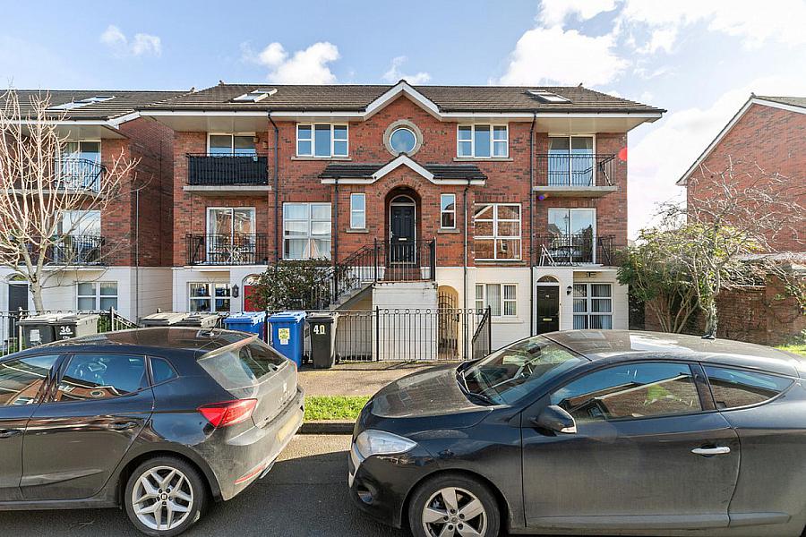 48 Ardenlee Crescent, ravenhill road, belfast, BT6 8QT