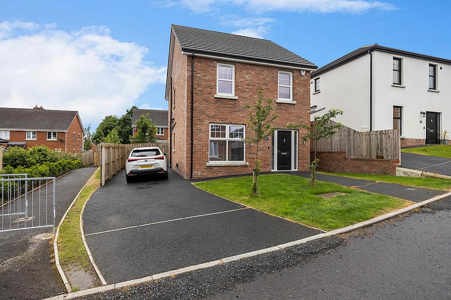 37 Sir Richard Wallace Crescent, lisburn, BT28 3HZ