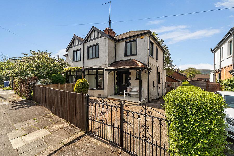 4 Balmoral Gardens, malone, belfast, BT9 6PB