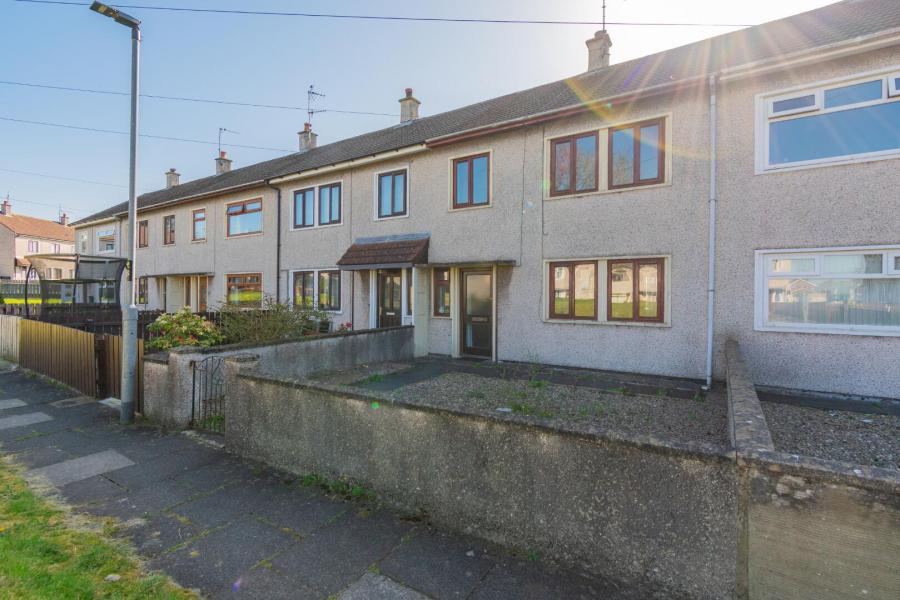 63 Chichester Park Central, ballymena, BT42 4BE