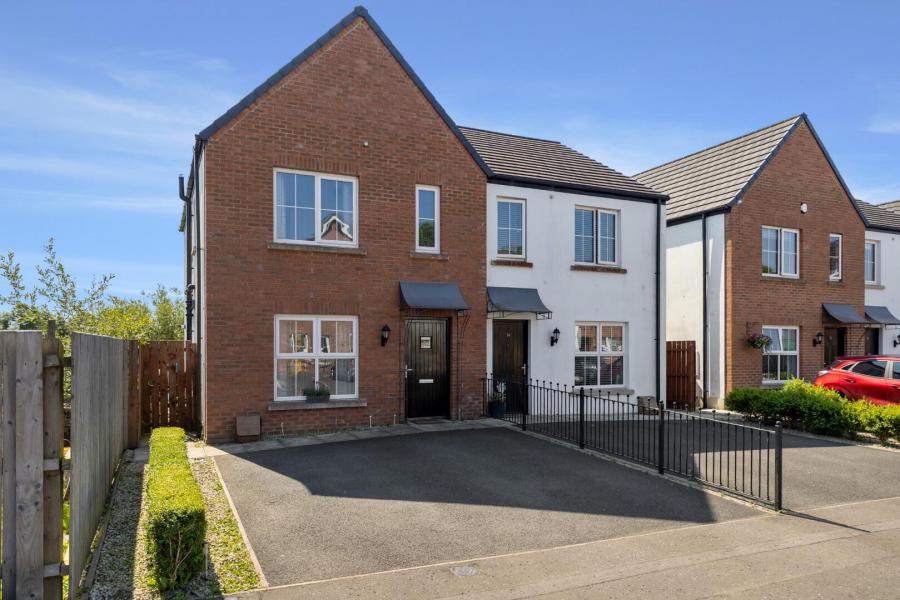 72 Leighinmohr Crescent, ballymena, BT42 2FB