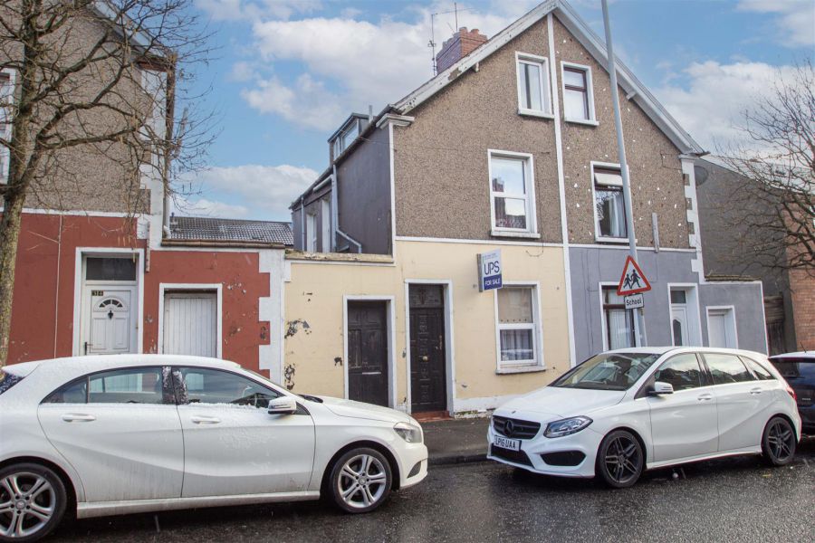36 Broadway, falls road, belfast, BT12 6AS