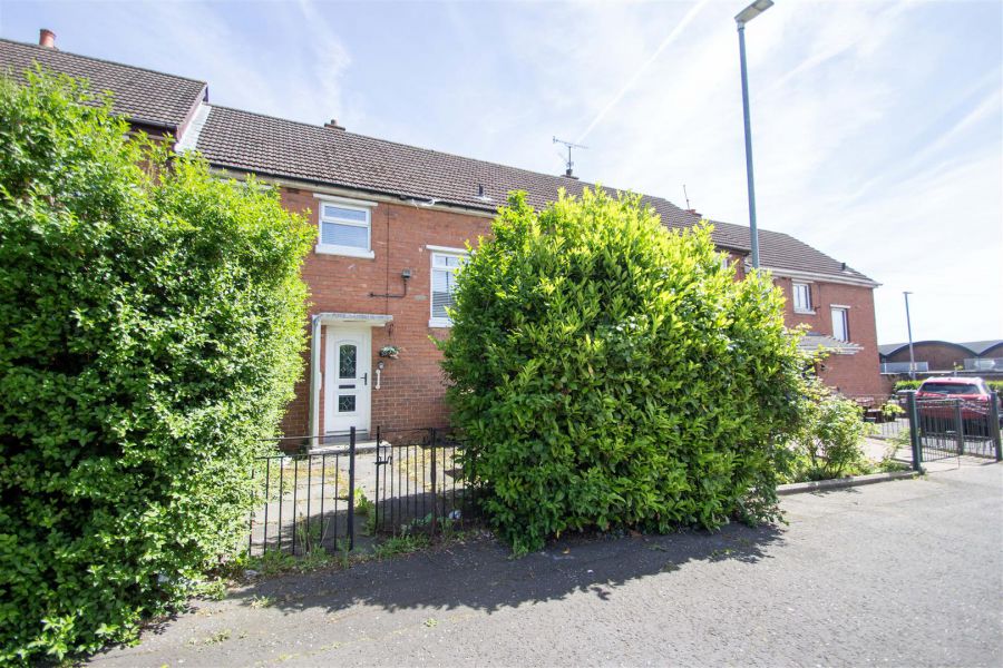 57 Bingnian Drive, andersonstown, belfast, BT11 8JB