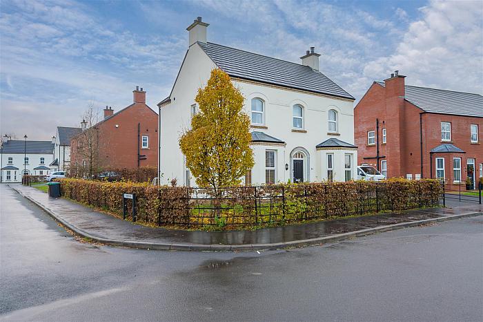 24 Readers Crescent, ballyclare, BT39 9BD
