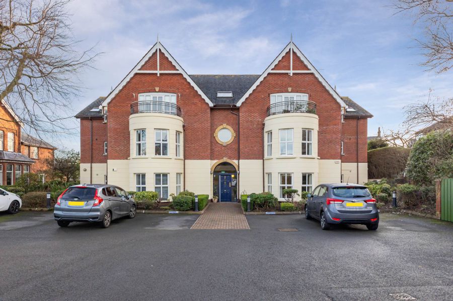 Penthouse, 8 Bayside Apartments, 24 ballyholme road, bangor, BT20 5JS