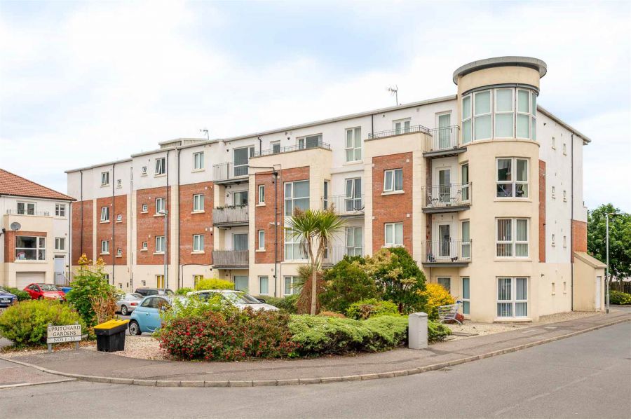 37 Upritchard Gardens, bangor, BT19 7AU