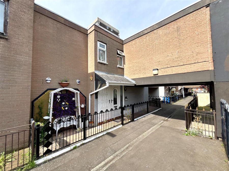 32 Bruslee Way, newlodge, belfast, BT15 2EF