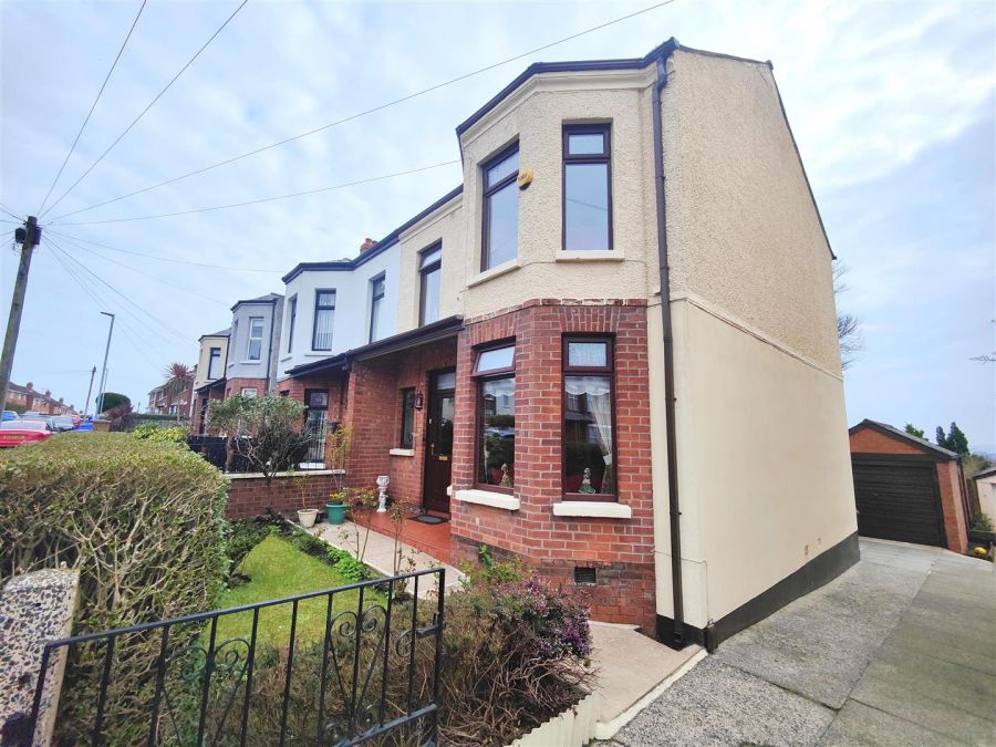19 Wheatfield Gardens, crumlin road, belfast, BT14 7HU
