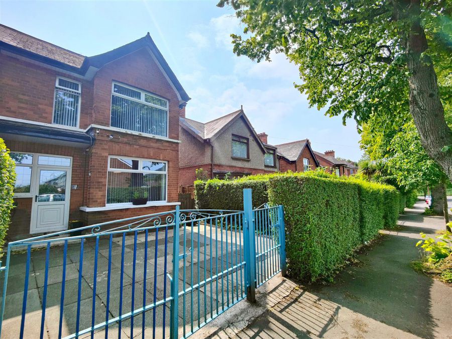 15 Westland Drive, cavehill, belfast, BT14 6NG