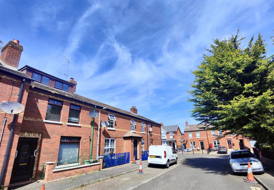 6 Vicinage Place, antrim road, belfast, BT14 6TW