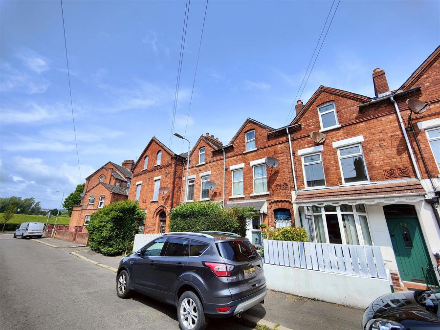 73 Willowbank Gardens, cavehill, belfast, BT15 5AJ