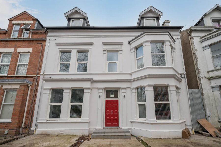 Apt 3 41 Wellington Park, lisburn road area, belfast, BT9 6DN