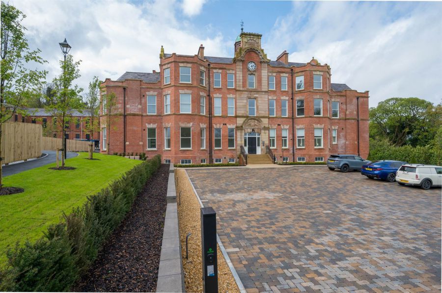 Apt 21 6 Admin House, the boulevard, belvoir park, belfast, BT8 8FZ