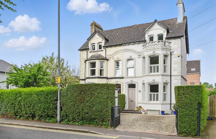 76 Earlswood Road, ballyhackamore, belfast, BT4 3DZ