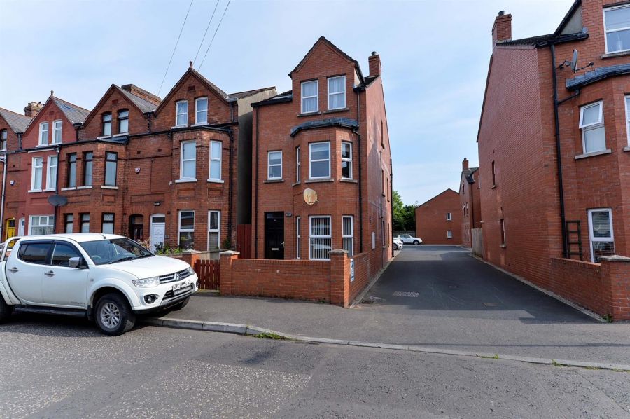 Apt 3, 43 Victoria Road, sydenham, BT4 1QU