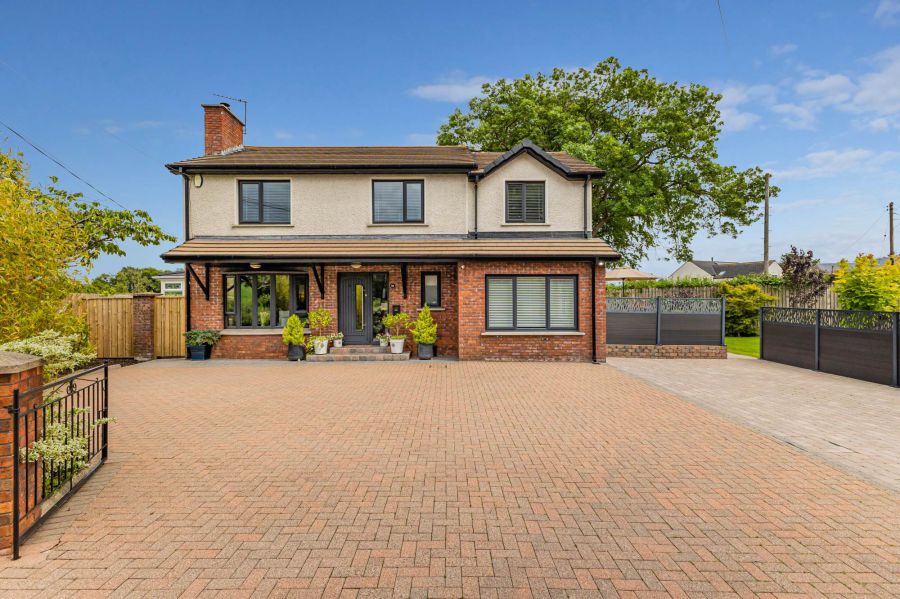 92 Comber Road, hillsborough, BT26 6NA