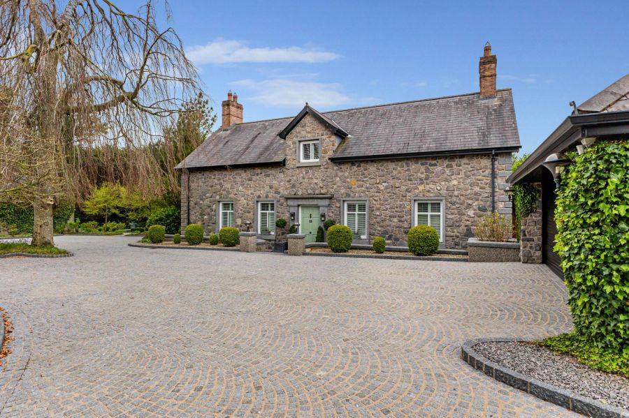 Twistlebrook, 39 Ballygowan Road, hillsborough, BT26 6EJ