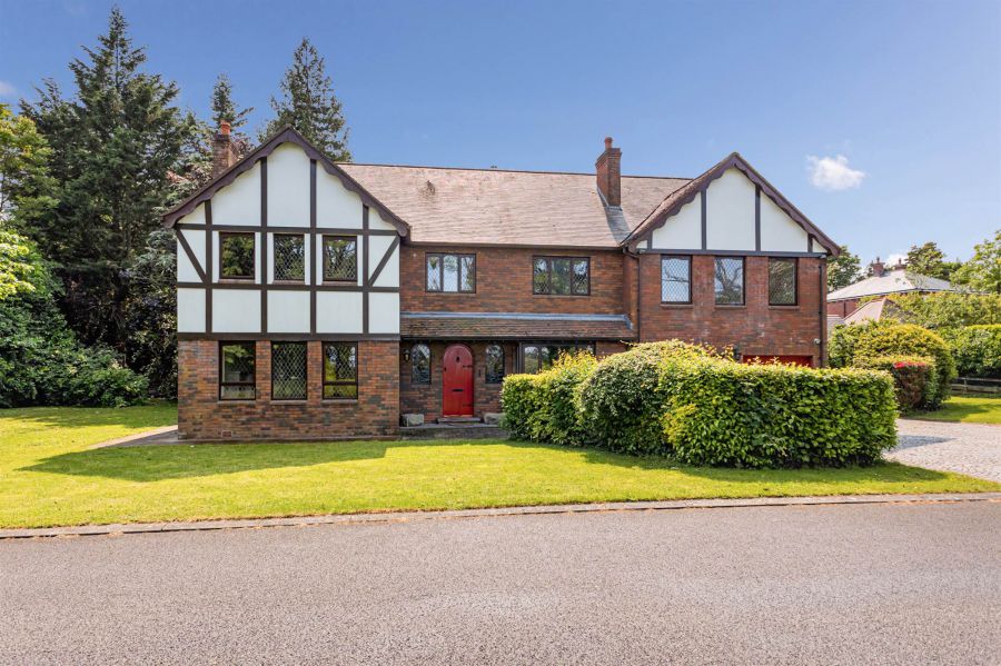 The Lodge, 1 Sandringham Court, hillsborough, BT26 6RB