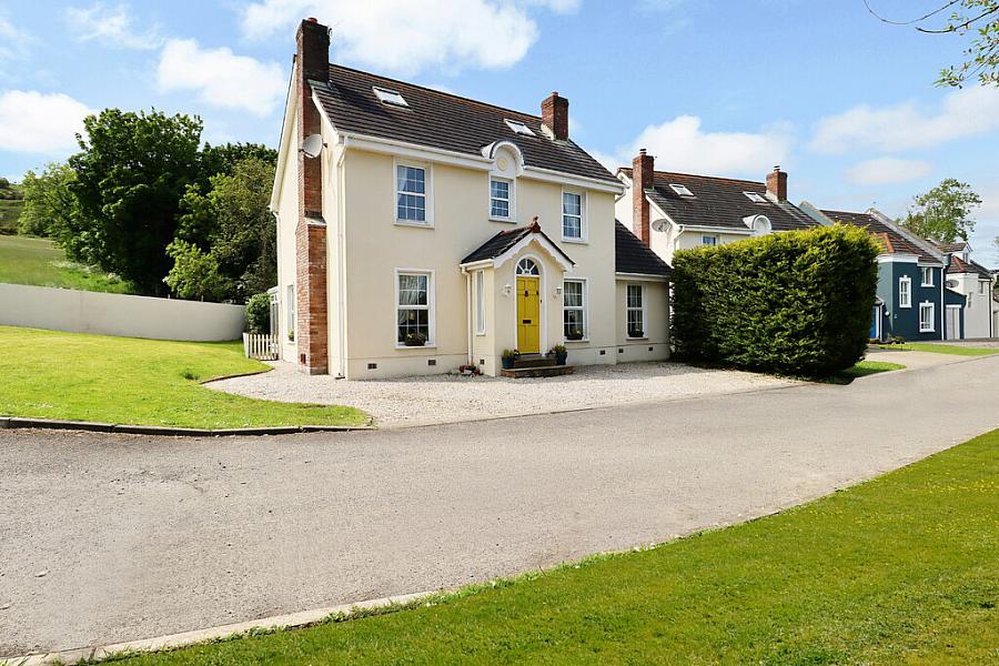 150 Scrabo Road, newtownards, BT23 4NN