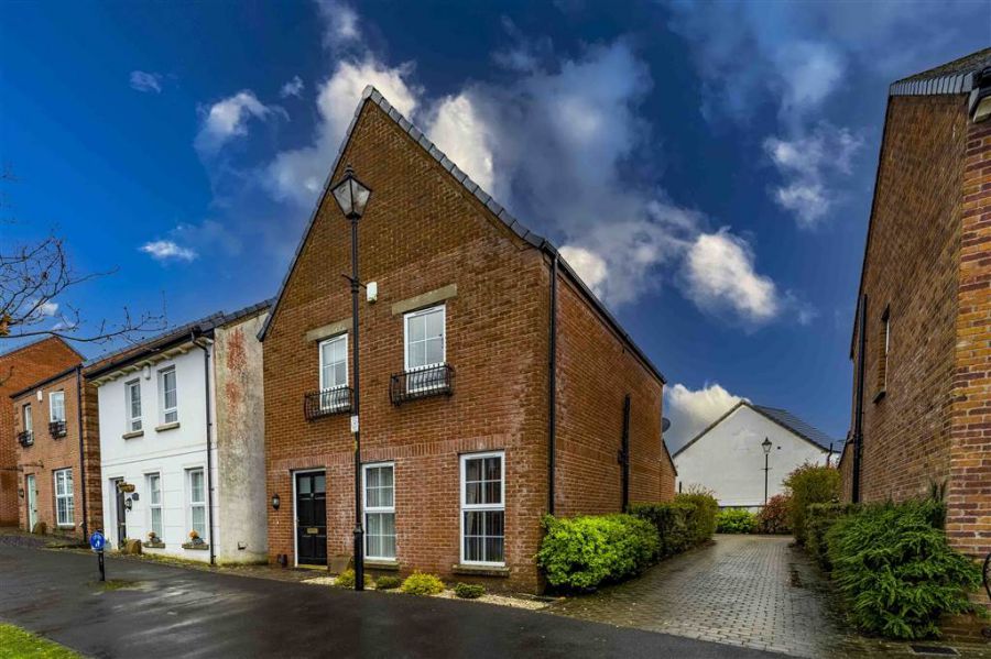 19 Lady Wallace Road, lisburn, BT28 3WS