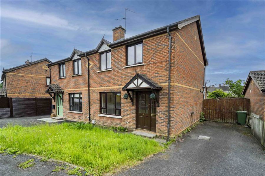 12 Demense Grove, moira, BT67 0DS