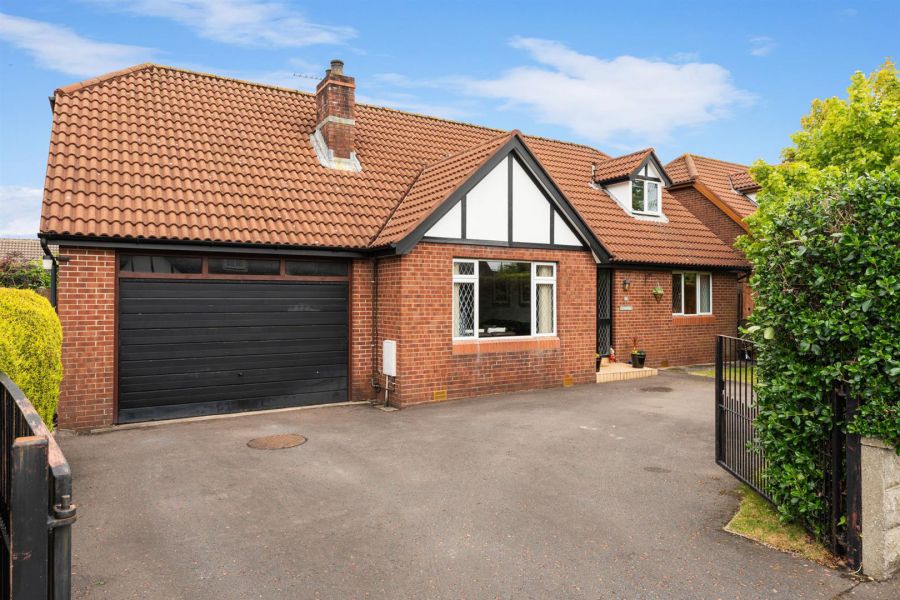 17 Dellmount Drive, bangor, BT20 4UB