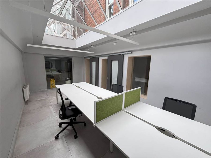 169 University Street, queens quarter, belfast, BT7 1HR
