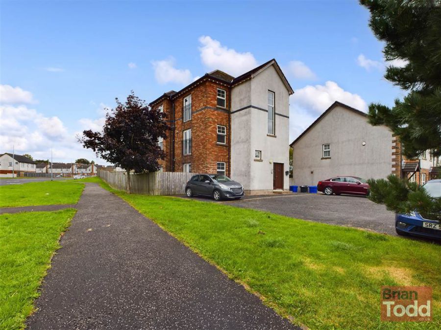 3 Lindara Drive, larne, BT40 2FB
