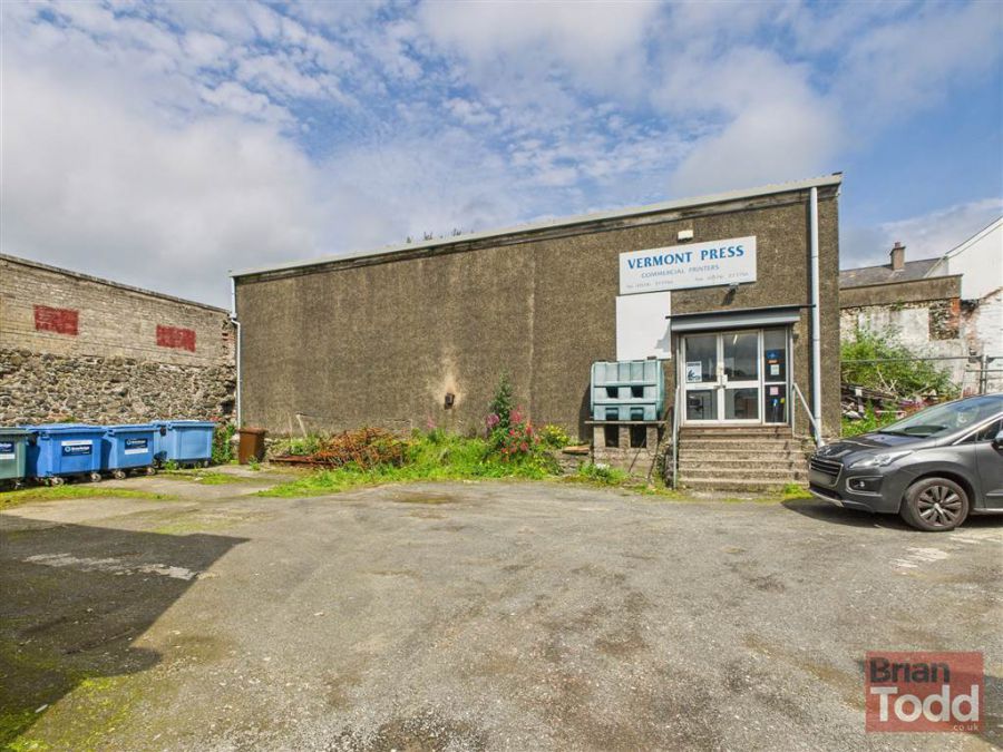 20 A Upper Main Street, larne, BT40 1SY